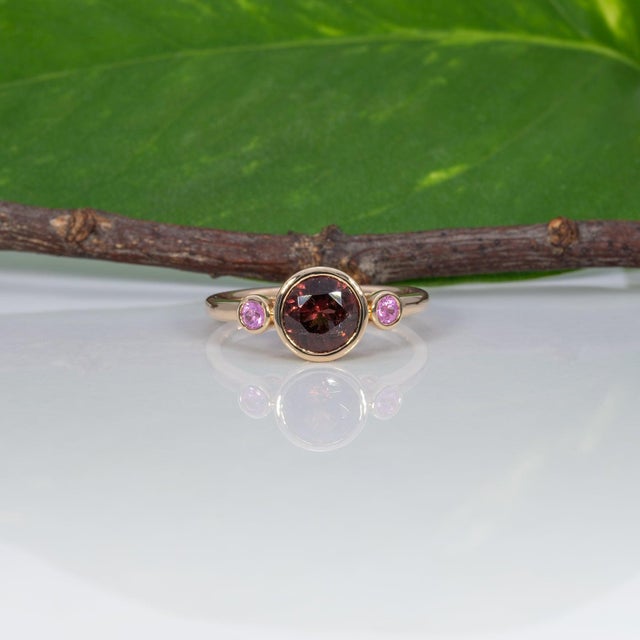2020s 1.4Ct Red Spinel Ring With Pink Sapphire Accents: Solid 14k Gold, Size 6.75 For Sale - Image 5 of 9