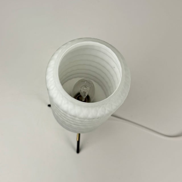 Metal Mid-Century Italian White Glass Tripod Table Lamp, 1960s For Sale - Image 7 of 9