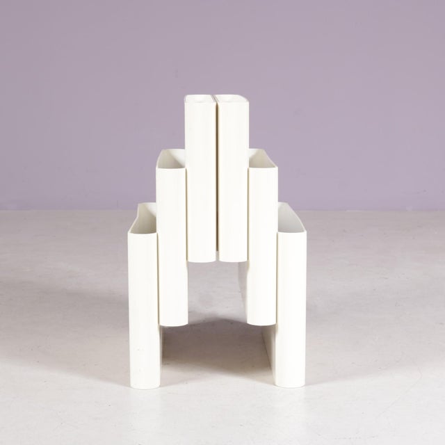 Large Model White Plastic Magazine Rack by Giotto Stoppino for Kartell, 1960s For Sale - Image 6 of 7