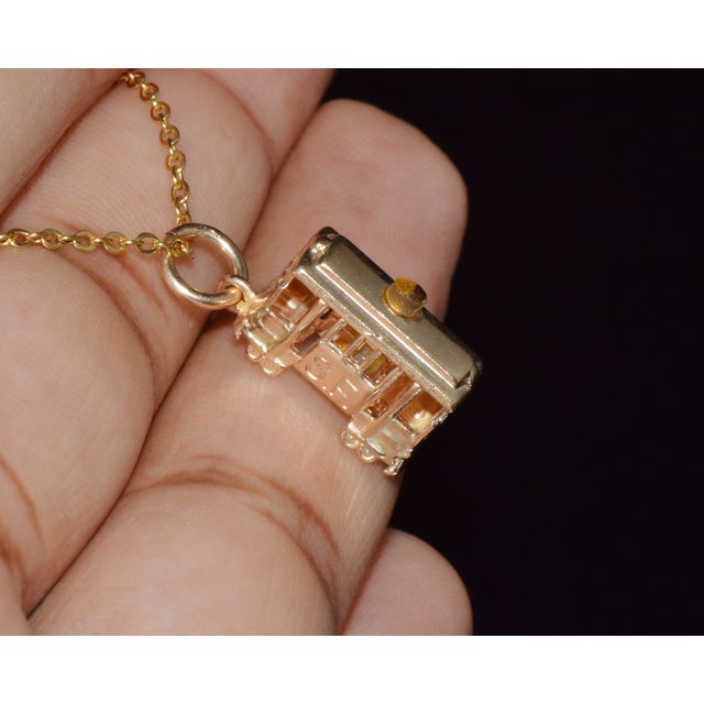 Metal Vintage 14k Gold San Francisco Cable Car Charm Pendant – 3d Tram Design For Sale - Image 7 of 7