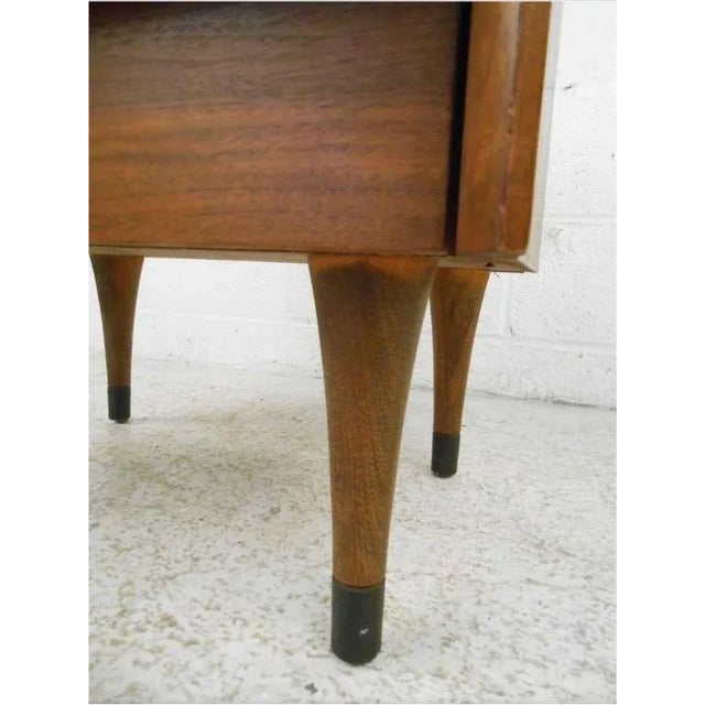 American of Martinsville Nightstand For Sale In New York - Image 6 of 9