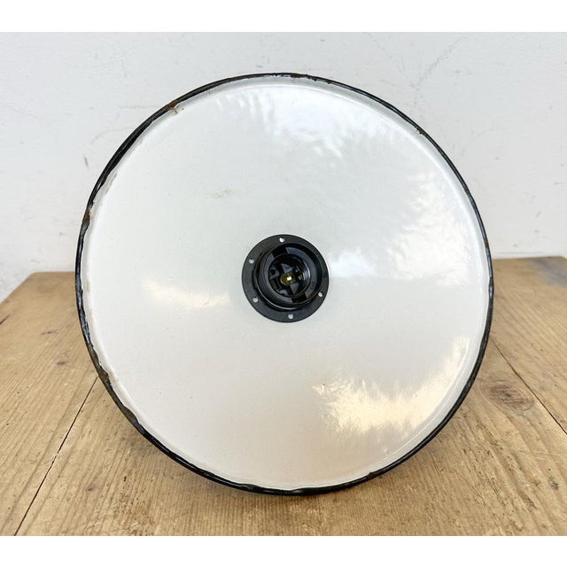 Industrial Enameled Military Pendant Lamp with Cast Aluminium Top, 1960s For Sale - Image 9 of 16