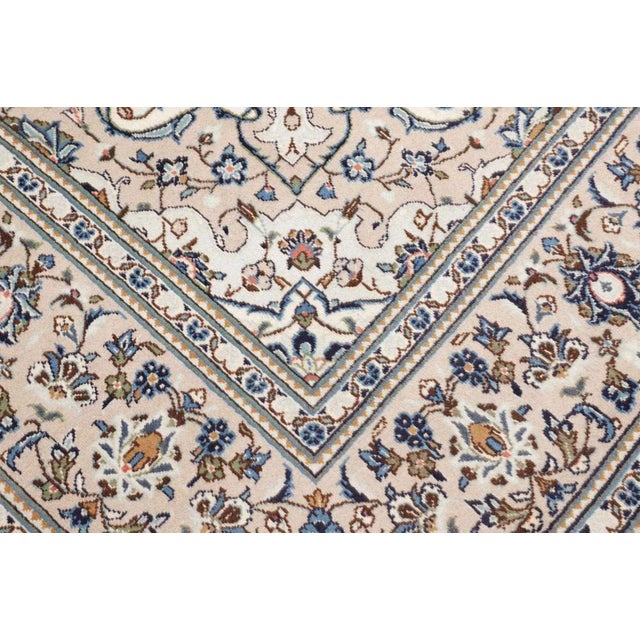 Middle Eastern Rug in Pure Wool For Sale - Image 6 of 11