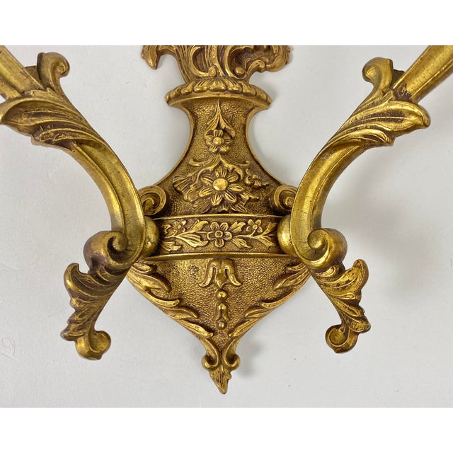 1960s Vintage French Wall Lights in Chiseled and Gilded Bronze, 1960, Set of 2 For Sale - Image 5 of 7
