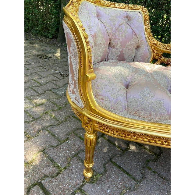 1970s French Louis XVI Gilt Beech Pink Damask Settee - 1Pc For Sale - Image 11 of 17