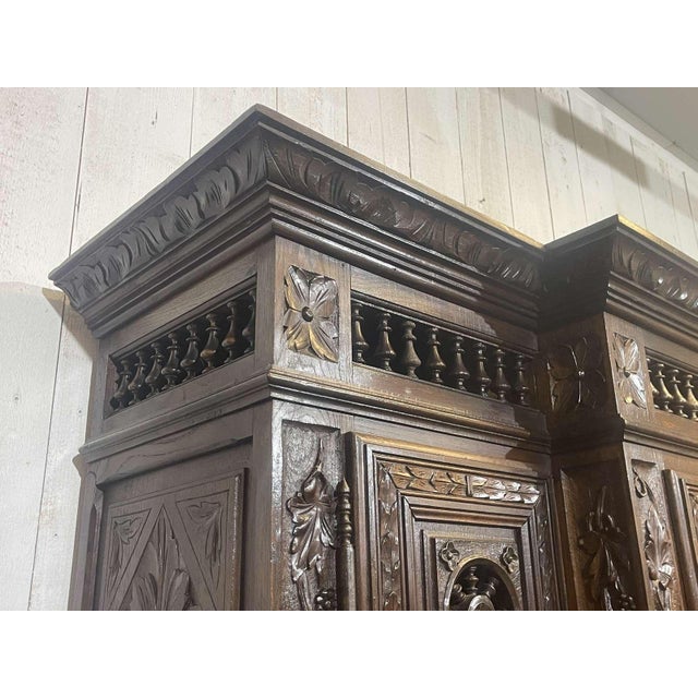Early 20th Century Breton Two-Part Buffet in Chestnut Wood For Sale - Image 12 of 18