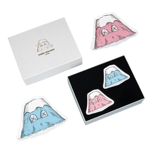 Kaws Holiday Japan (Plates)
