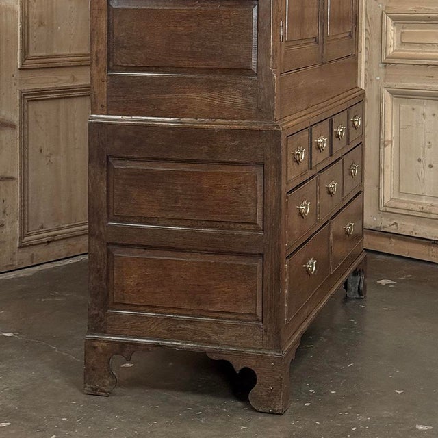 18th Century Georgian Period English Oak Linen Press For Sale - Image 12 of 18