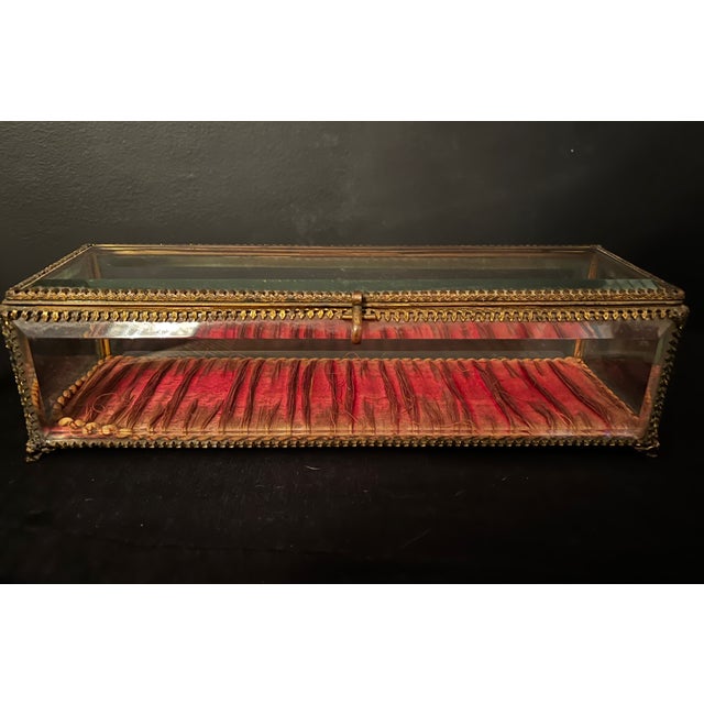 French Glass and Ormolu Jewelry or Bridal Wedding Box For Sale In Saint Louis - Image 6 of 10