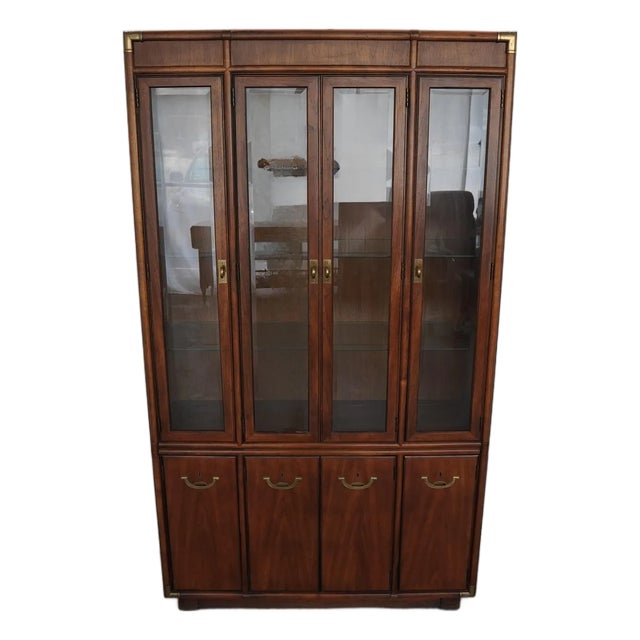 Vintage Drexel Accolade II Illuminated China Cabinet For Sale