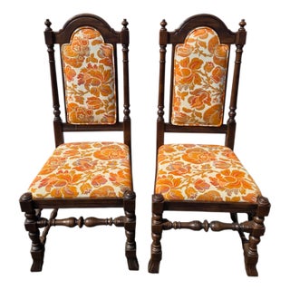 1970s Ethan Allen Jacobean Royal Charter Oak Dining Room Side Chairs Gothic Pair For Sale