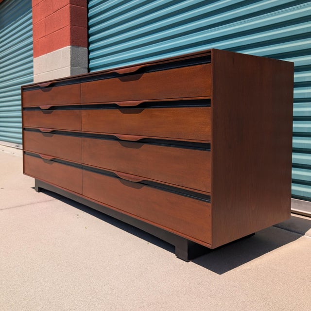 Brown Mid Century Modern Walnut Dresser by John Kapel for Glenn of California, C1960s For Sale - Image 8 of 18