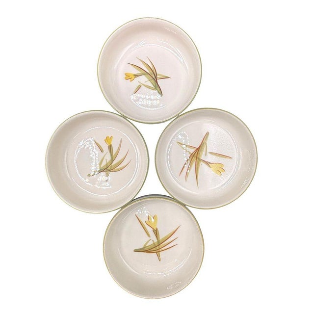 Ceramic 1950s Mid-Century Modern "Tiger Iris" & "Tiger Lily" China Dish Set by Winfield Pottery, Set of 43 For Sale - Image 7 of 15
