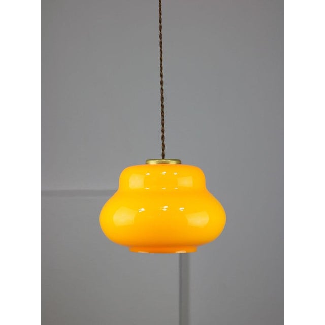 Mid-Century Italian Yellow Glass and Brass Pendant Lamp For Sale - Image 9 of 18