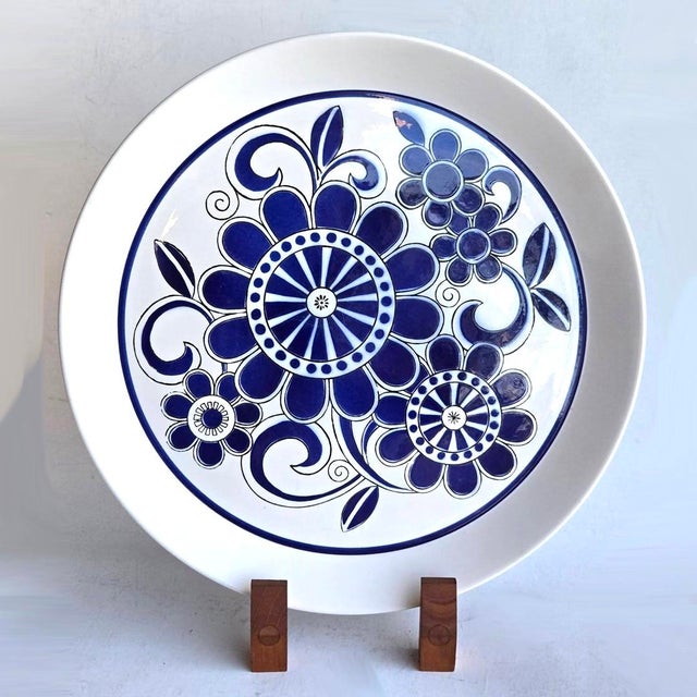1970s Mikasa Sea Isle 12" Chop/Serving Platter For Sale In Miami - Image 6 of 9