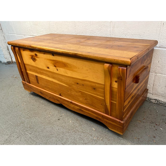 Vintage Murphy Style Cedar Wooden Chest For Sale - Image 4 of 14