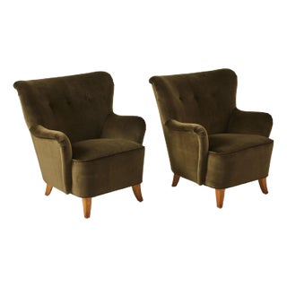 Danish Easy Chairs Mid Century Modern in Velvet 1940s, a Pair For Sale