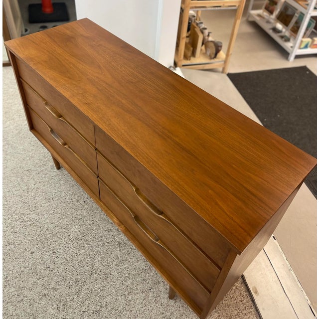 1970s Vintage Mid Century Modern Dresser With Wood Carved Handles. For Sale - Image 9 of 9