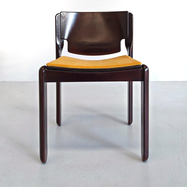 Vintage Wooden and Velvet Chairs by Vico Magistretti for Cassina, 1970s, Set of 4 For Sale - Image 6 of 18