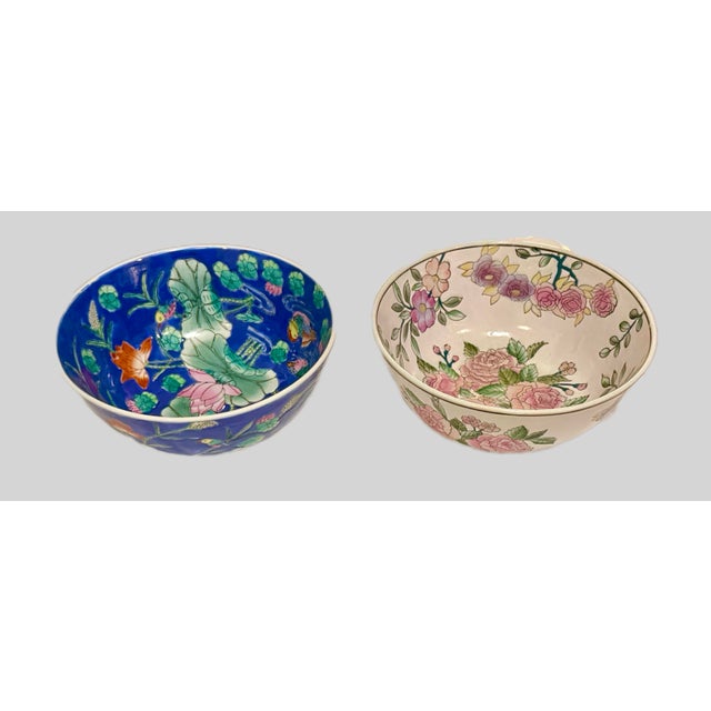 Vintage Macau Porcelain Bowl Pair – “Garden & Pond” – 1950's - 60's A curated duo of hand-painted ceramic bowls from mid-...