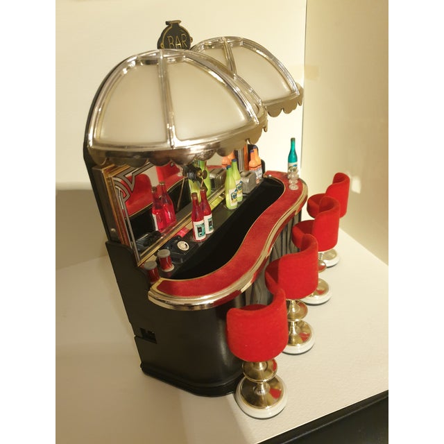 beautiful battery-operated neon light clock, all in working order