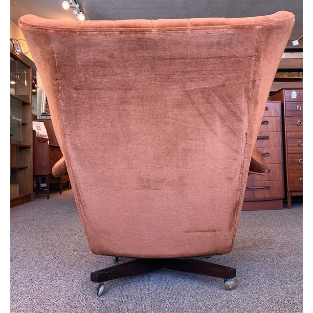 G-Plan Furniture Vintage James Bond Supervillain Ernst Stavro Blofeld Armchair by G-Plan Furniture c.1962 For Sale - Image 4 of 8