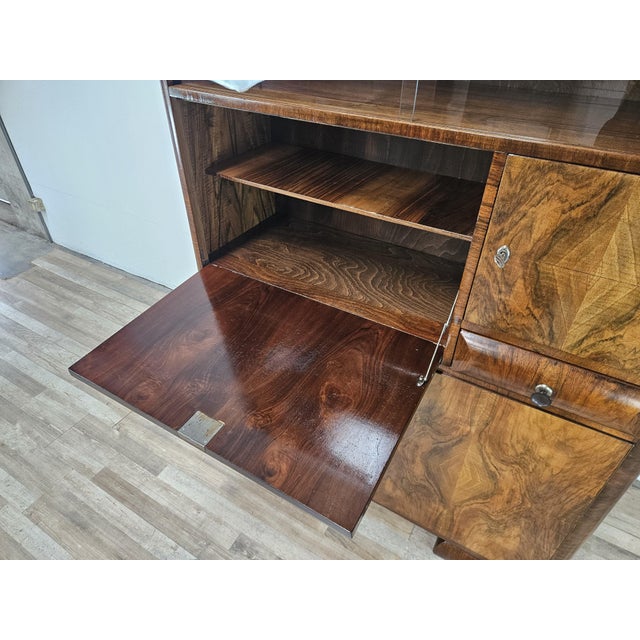 Art Deco Austrian Display Cabinet in Glass and Briar Root, 1930 For Sale - Image 12 of 18