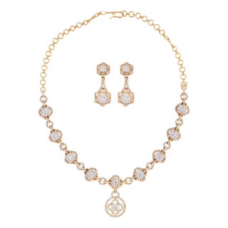 Diamond Set in 18k gold For Sale