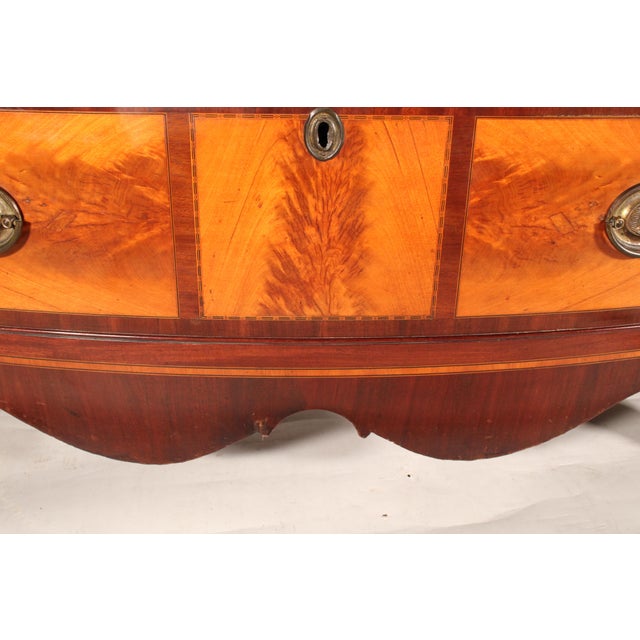 Brown American Federal Feathered Birch and Mahogany Bow Front Chest of Drawers For Sale - Image 8 of 12