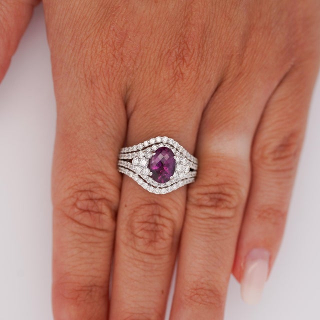 2.40 Carat No Heat Purple Sapphire & Diamond Gold Cocktail Ring, Size 7.25 For Sale In Miami - Image 6 of 8