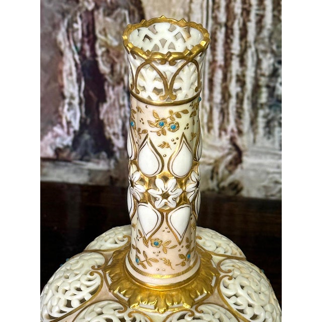 Late 19th Century Exceptional Grainger & Co. Worcester Pierced Reticulated Porcelain White & Gilded Vase / Vessel, Attr. Alfred Barry, (Aesthectic Period / Orientalist) For Sale - Image 5 of 8