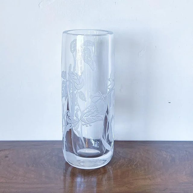 Vintage Etched Cameo-Style Crystal Vase Depicting Tree Frogs by Stuart Abelman Ultra-rare, large Stuart Abelman Heavy...