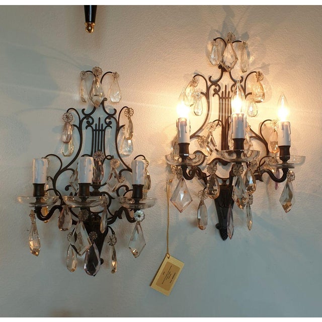 French 1900 Pair of Crystal Neoclassical French Sconces For Sale - Image 3 of 11