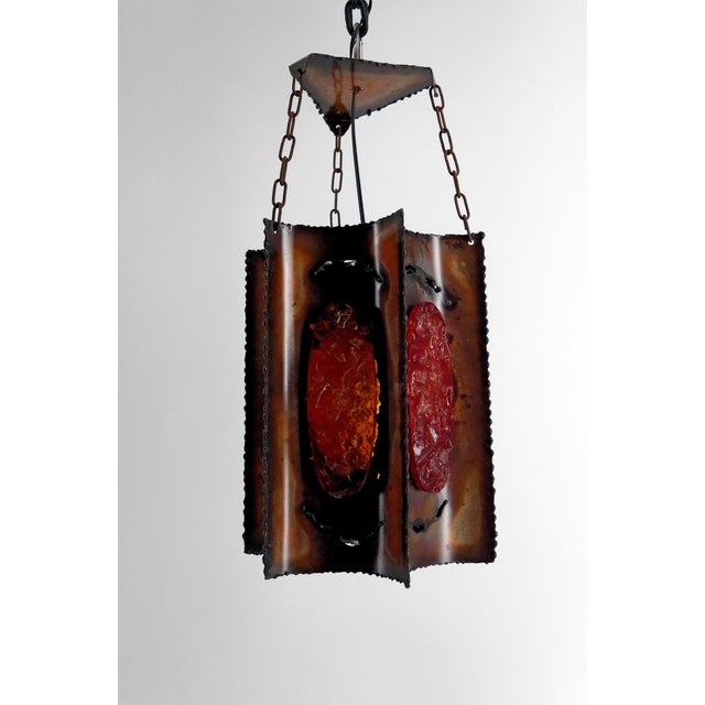 Suspension Light in Patinated Copper and Multicolored Fractal Resin Medallions attributed to Accolay, 1970 For Sale - Image 4 of 15