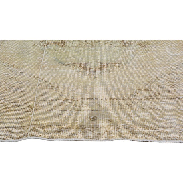 Vintage Turkish Anatolian Hand Knotted Wool Rug, 4'9"x9'1" For Sale In New York - Image 6 of 6