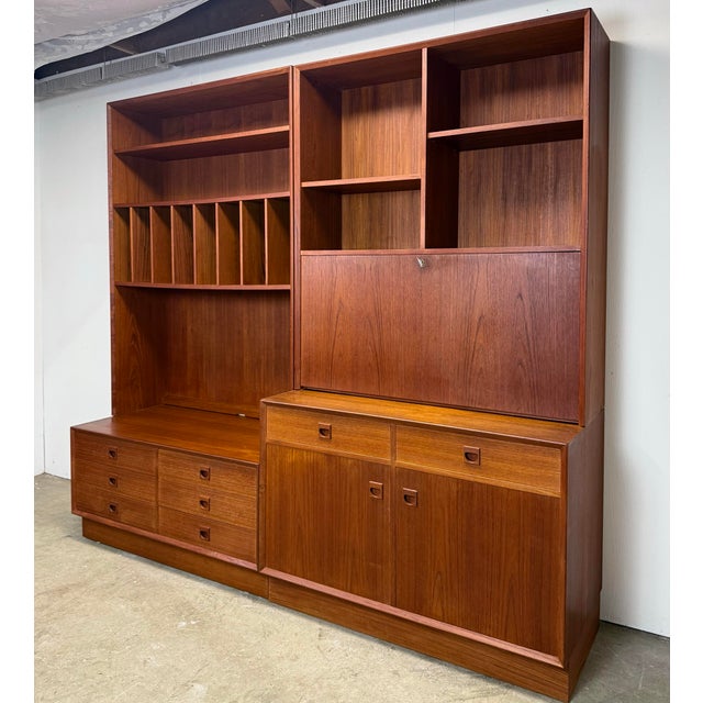 MCM Danish Modern Teak Bookcase Wall Unit by Erik Brouer for Brouer Mobelfabrik For Sale - Image 12 of 12