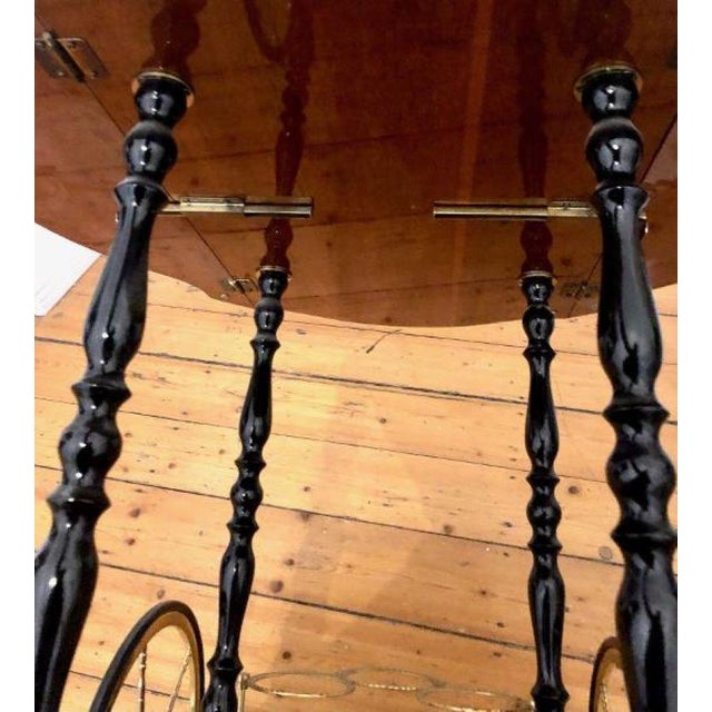 Vintage Colonial Sorrento Farfalla Drop Leaf Serving Trolley with Inlaid Brass Ornaments and Round Hinged Top, 1950s For Sale - Image 10 of 18