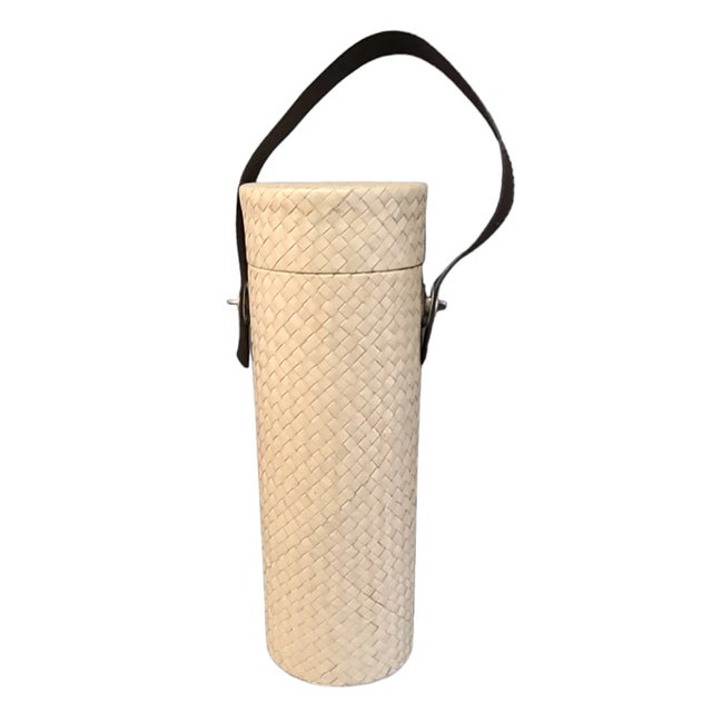 Beige Late 20th Century Vintage Handmade Reed Weave Natural Fiber Wine Carrier Holder with Removable Handle For Sale - Image 8 of 8