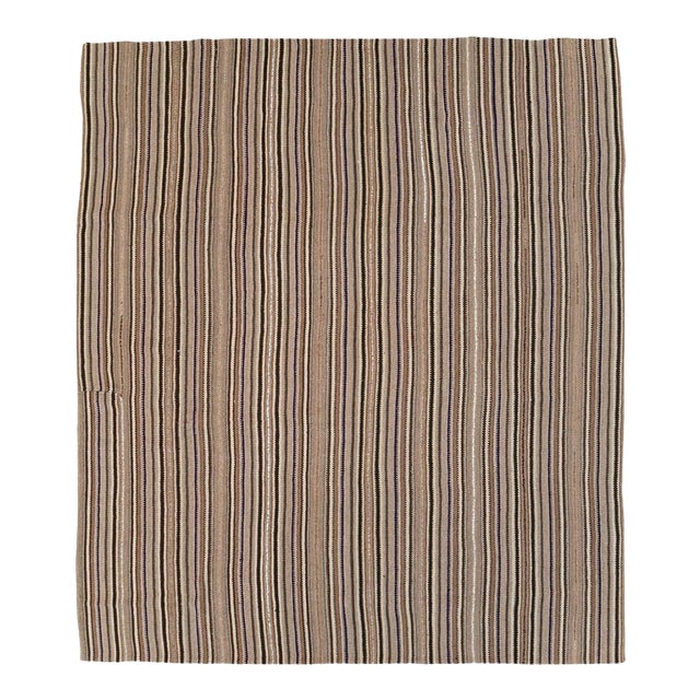 Mid-20th Century Handmade Turkish Flatweave Kilim Room Size Carpet For Sale