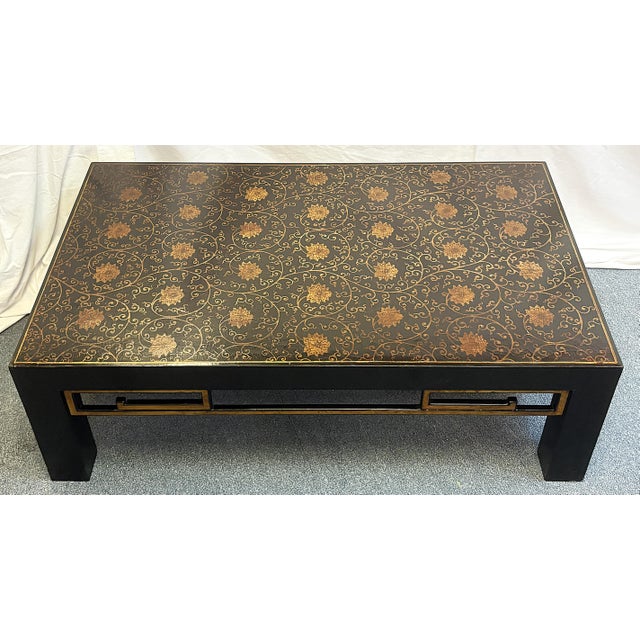 Mid-Century Modern Vintage Chinoiserie Style Black Lacquer Coffee Table With Gold Floral Designs For Sale - Image 3 of 18