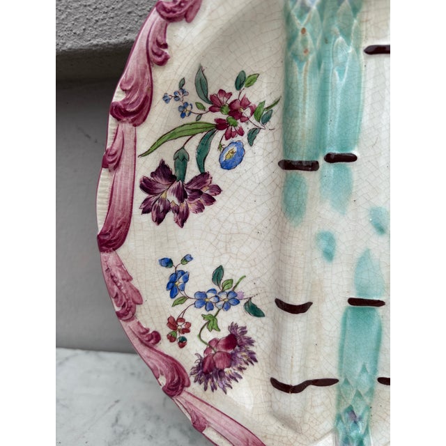 French Country 19th Century Majolica Asparagus Plate With Flowers Longchamp For Sale - Image 3 of 6