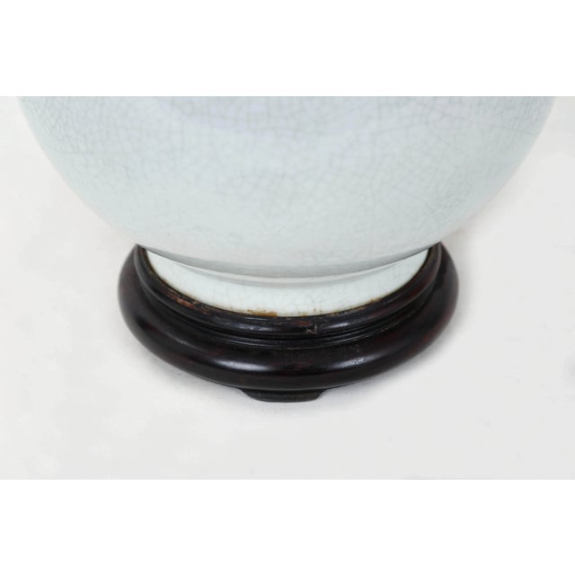1980s 1980s Traditional Teardrop Blanc De Chine Porcelain White Crackle Vase For Sale - Image 5 of 7