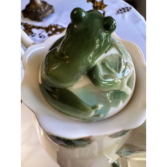 Franz Porcelain "Amphibia" Frog Teapot Coffeepot, Discontinued, Pond Scene For Sale In Raleigh - Image 6 of 9