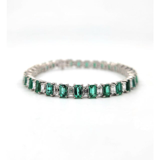 Green 10.91 Ct Natural Emerald & Diamond Bracelet For Sale - Image 8 of 8