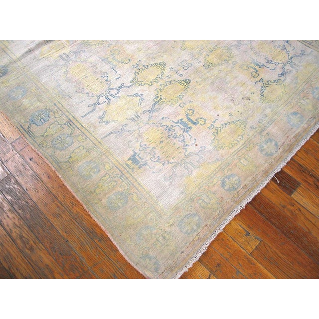 1920s White Cream Medallioni Antique Indian Cotton Agra Rug 4'2" X 6'4" Handknotted Wool Carpet For Sale In New York - Image 6 of 7