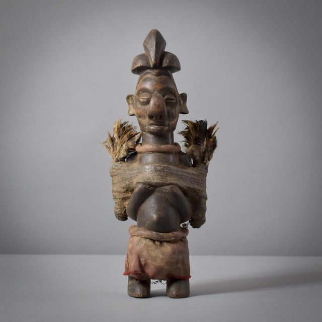 Wood Early 20th Century Yaka Miniature Fetish With Feathers Figure For Sale - Image 7 of 11