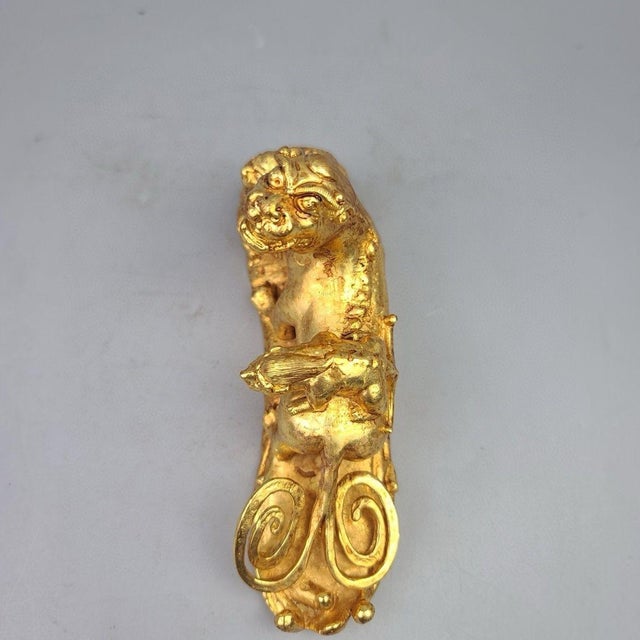 Late 20th Century Gilt Bronze Guardian Lion Family Sculpture – 5.5" Foo Dog Group With Cubs For Sale - Image 5 of 9