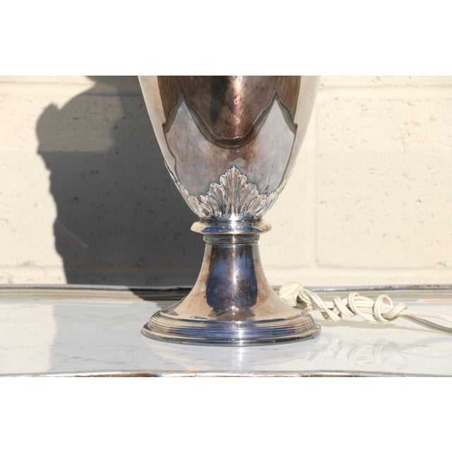 Vintage Neoclassical Silver-Plated Urn Table Lamp With Floral Garland For Sale In Los Angeles - Image 6 of 18