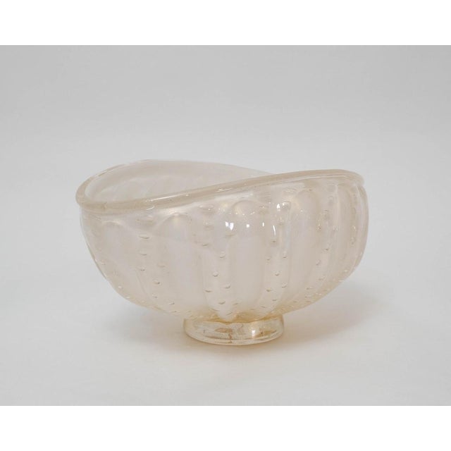 1950s Murano Ribbed White & Gold Fleck Center Bowl, Attributed to Alberto Donà For Sale - Image 5 of 5