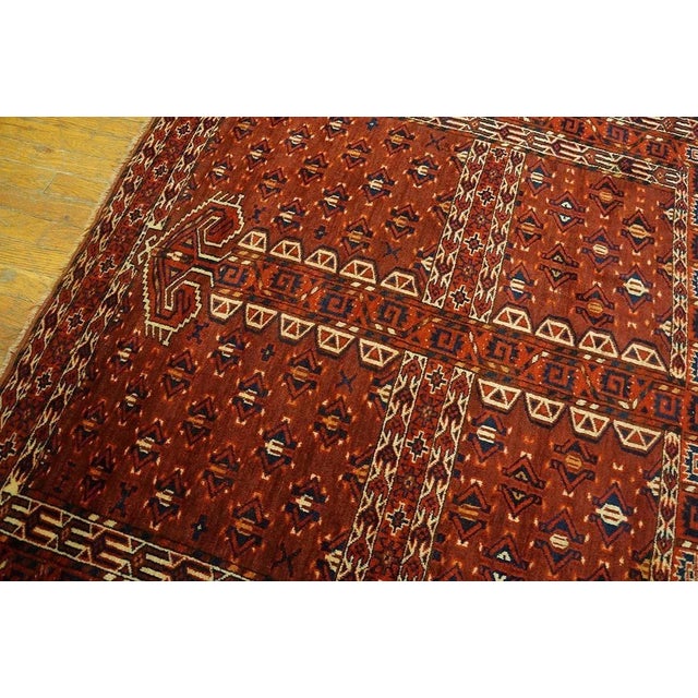 Textile 19th Century Turkmen Engsi Carpet ( 4 7" x 5'2" - 140 x 157 ) For Sale - Image 7 of 12